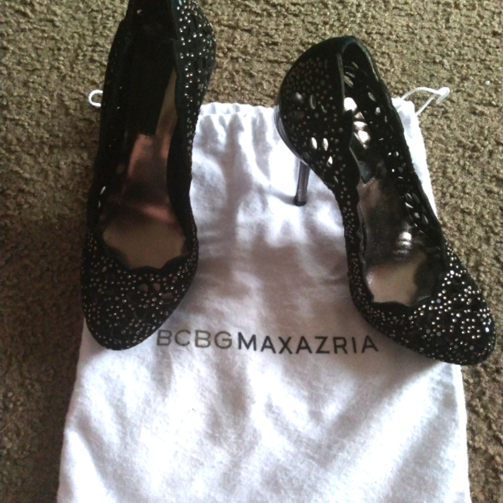 BCBGMaxazria Peacock Black Suede heels